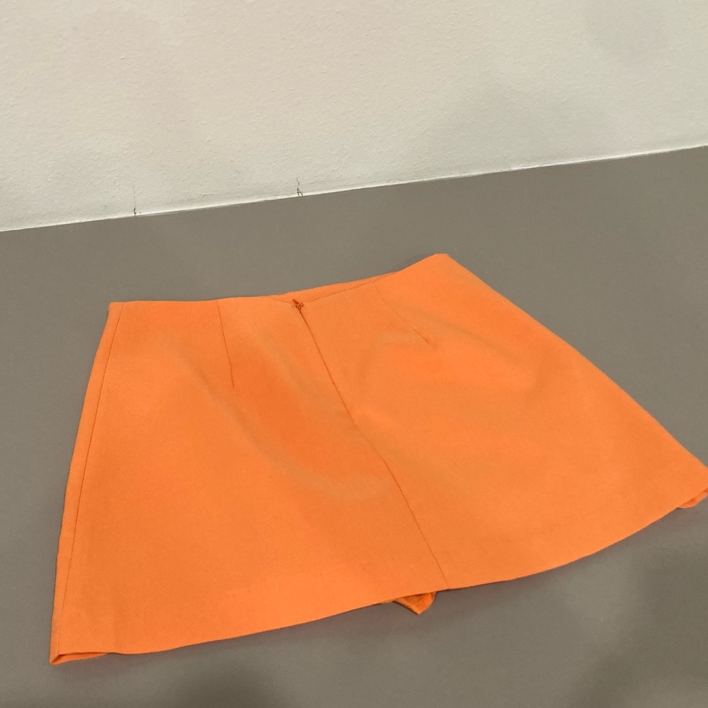 Steve Madden Vibrant Orange Mini Skort - Picture 5 of 6